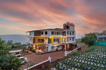 STRAWBERRY KING RESORT MAHABALESHWAR